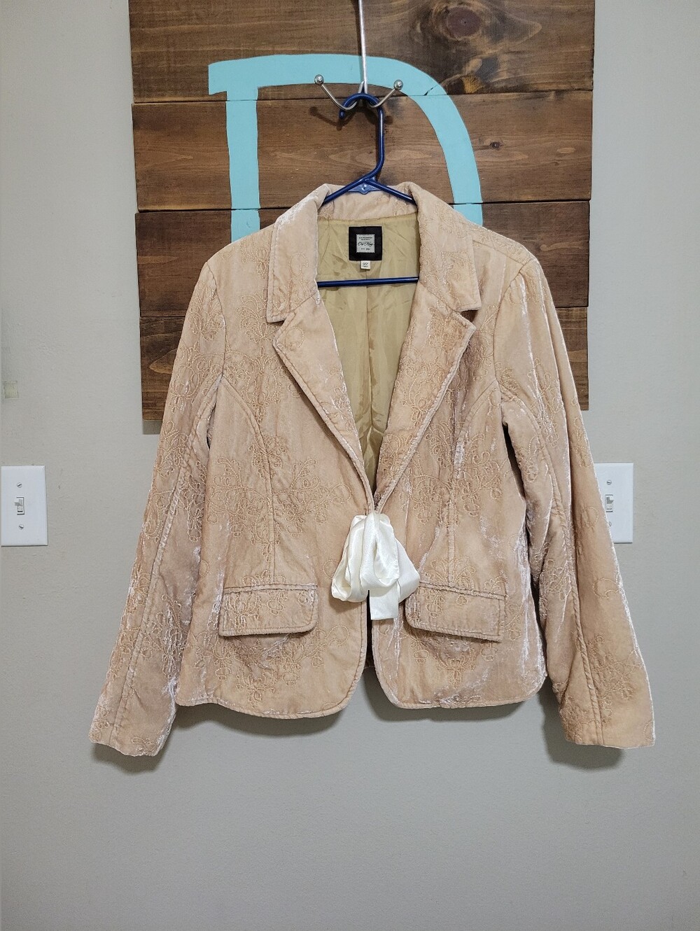 Vintage Old Navy Champagne Beige Embrodered Velvet Coquette Blazer XL